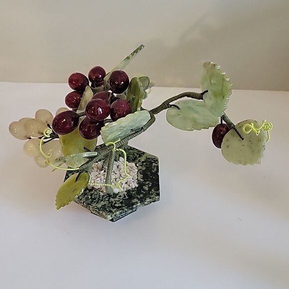 VIntage Jade and Alabaster Grape Tabletop Sculpture Decor - Picture 5 of 10